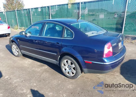 2001 Volkswagen Passat Glx из США, поврежденный, VIN WVWTH63B11P276847